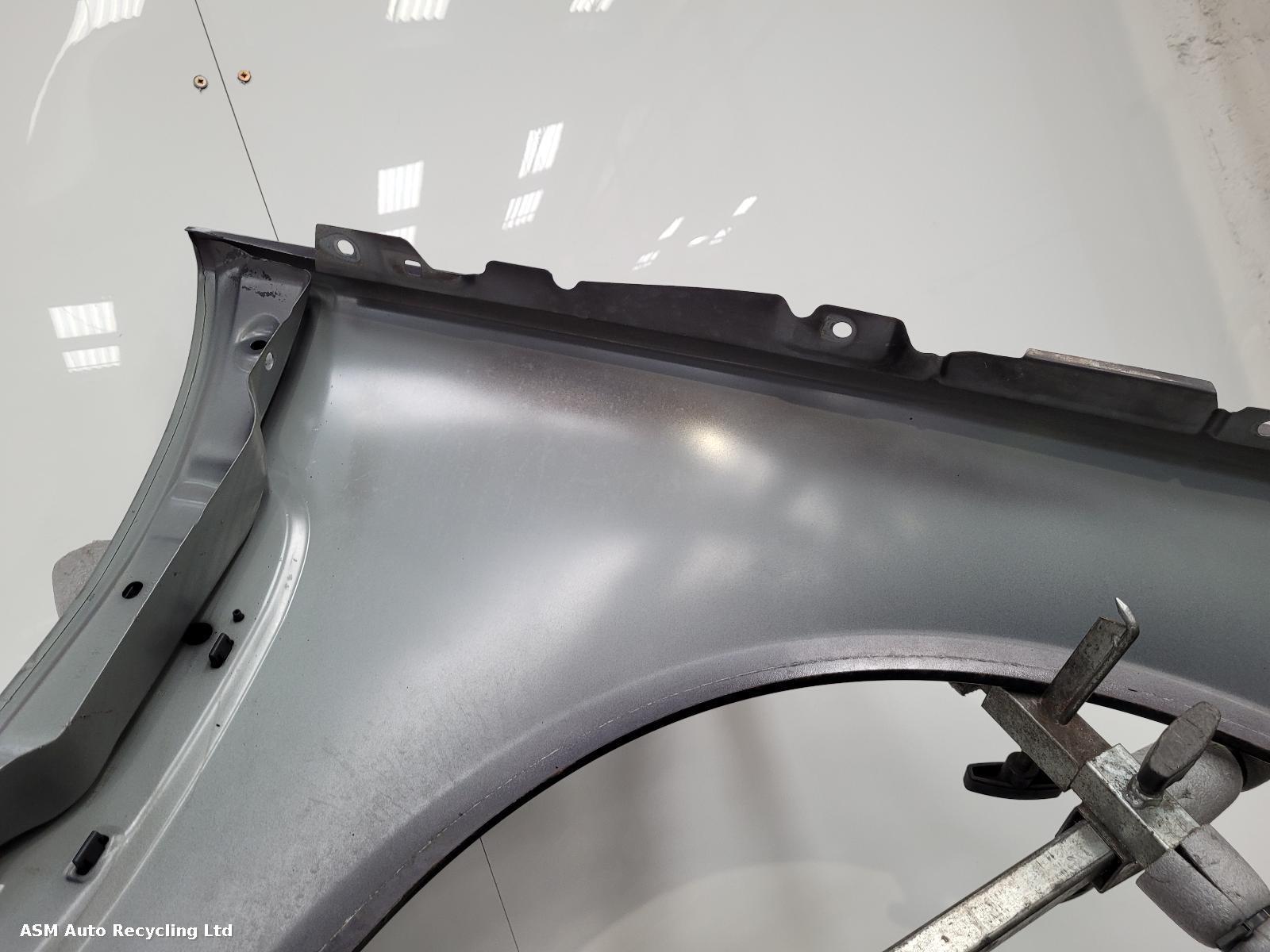 View Auto part L Wing Jaguar Xf 2008