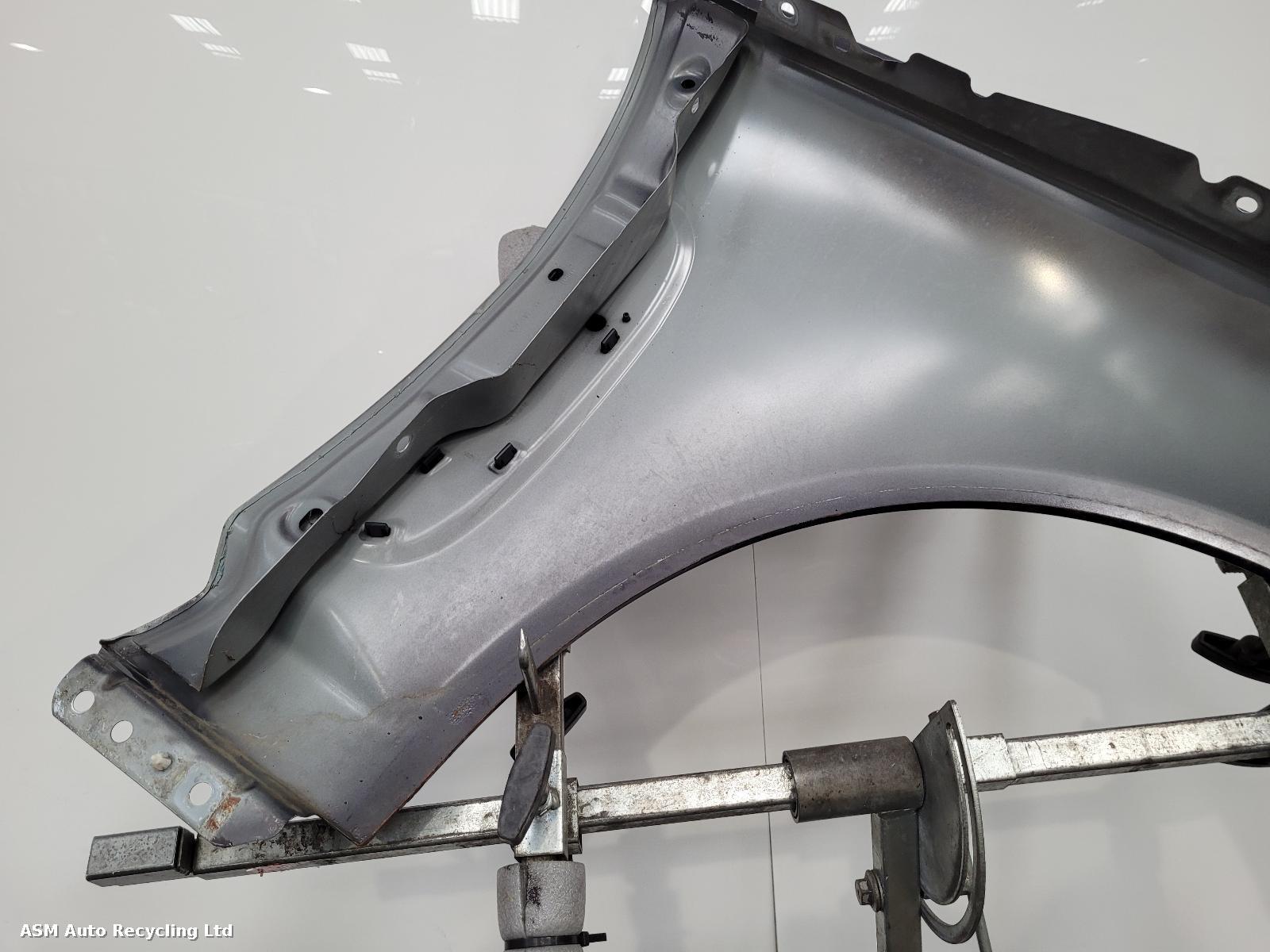 View Auto part L Wing Jaguar Xf 2008