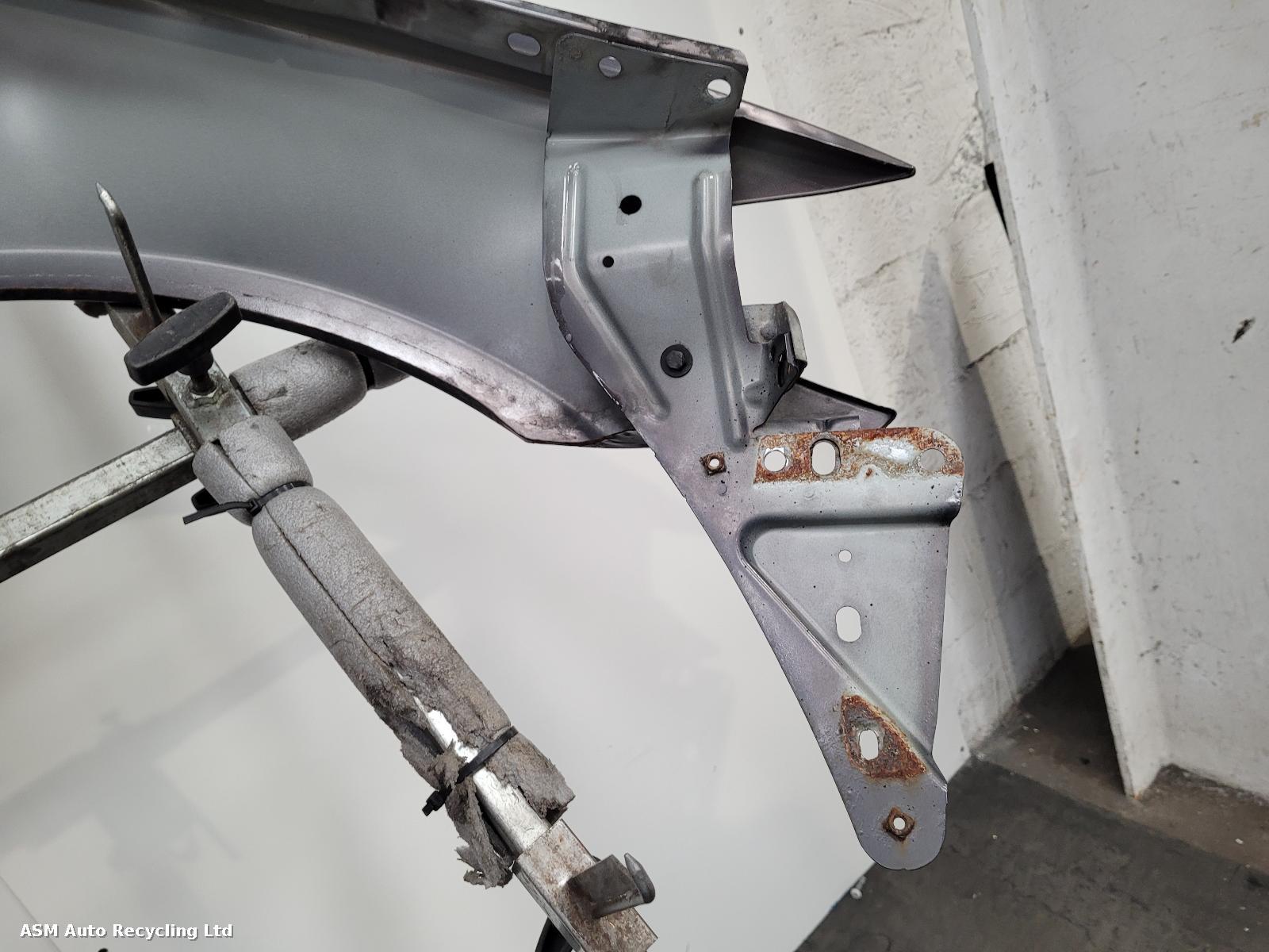 View Auto part L Wing Jaguar Xf 2008