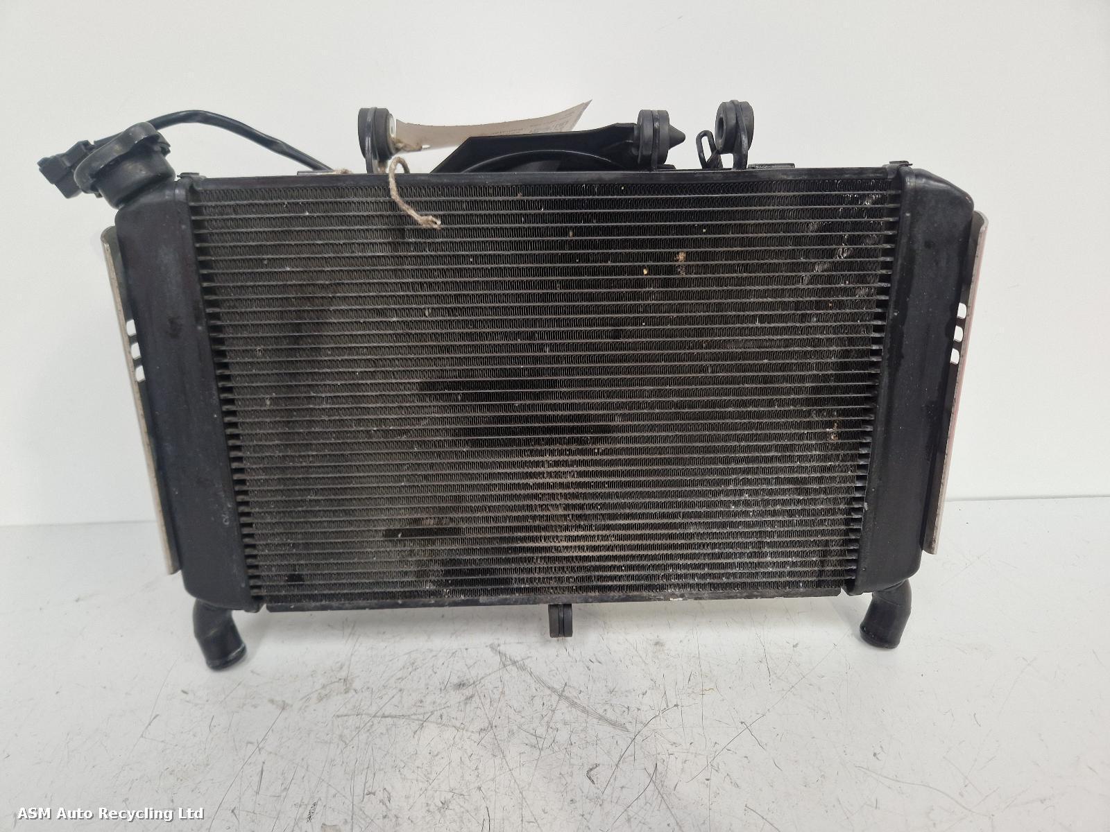 View Auto part Radiator Yamaha Xsr900 2016