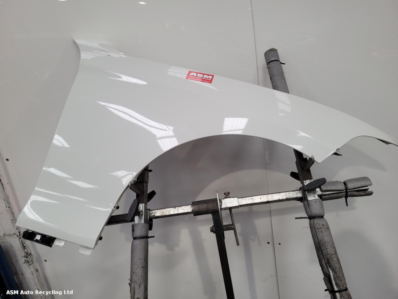 View Auto part R Wing Bmw 1 Series 2012