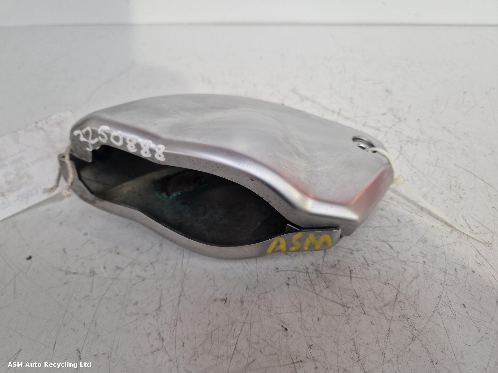 View Auto part Trim Panel Suzuki Gsf 600 S Bandit 1996