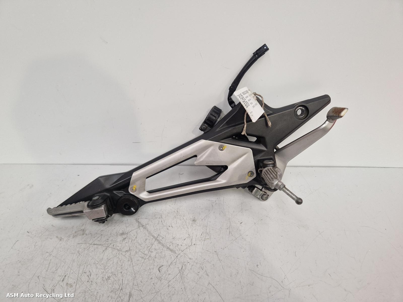 View Auto part Right Footrest Kawasaki Zr 800 2016