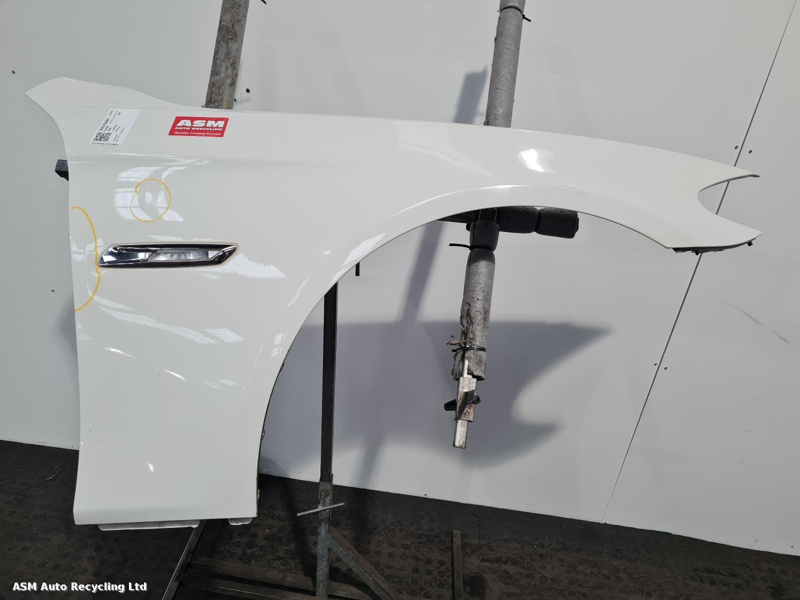 View Auto part R Wing Bmw 5 Series 2010