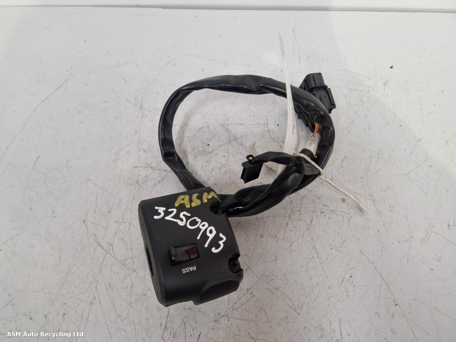 View Auto part LH Switch Gear Kawasaki Ex 650 Spfan 2023