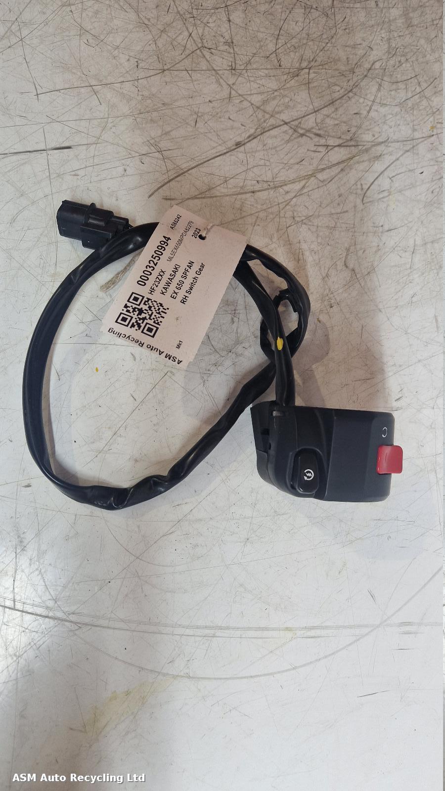 View Auto part RH Switch Gear Kawasaki Ex 650 Spfan 2023