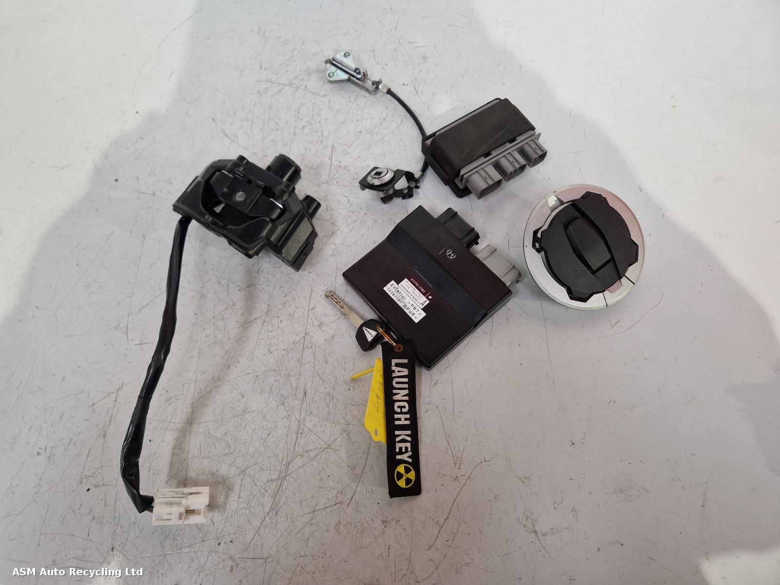 View Auto part Comp.Lock Set + Keys Kawasaki Ex 650 Spfan 2023