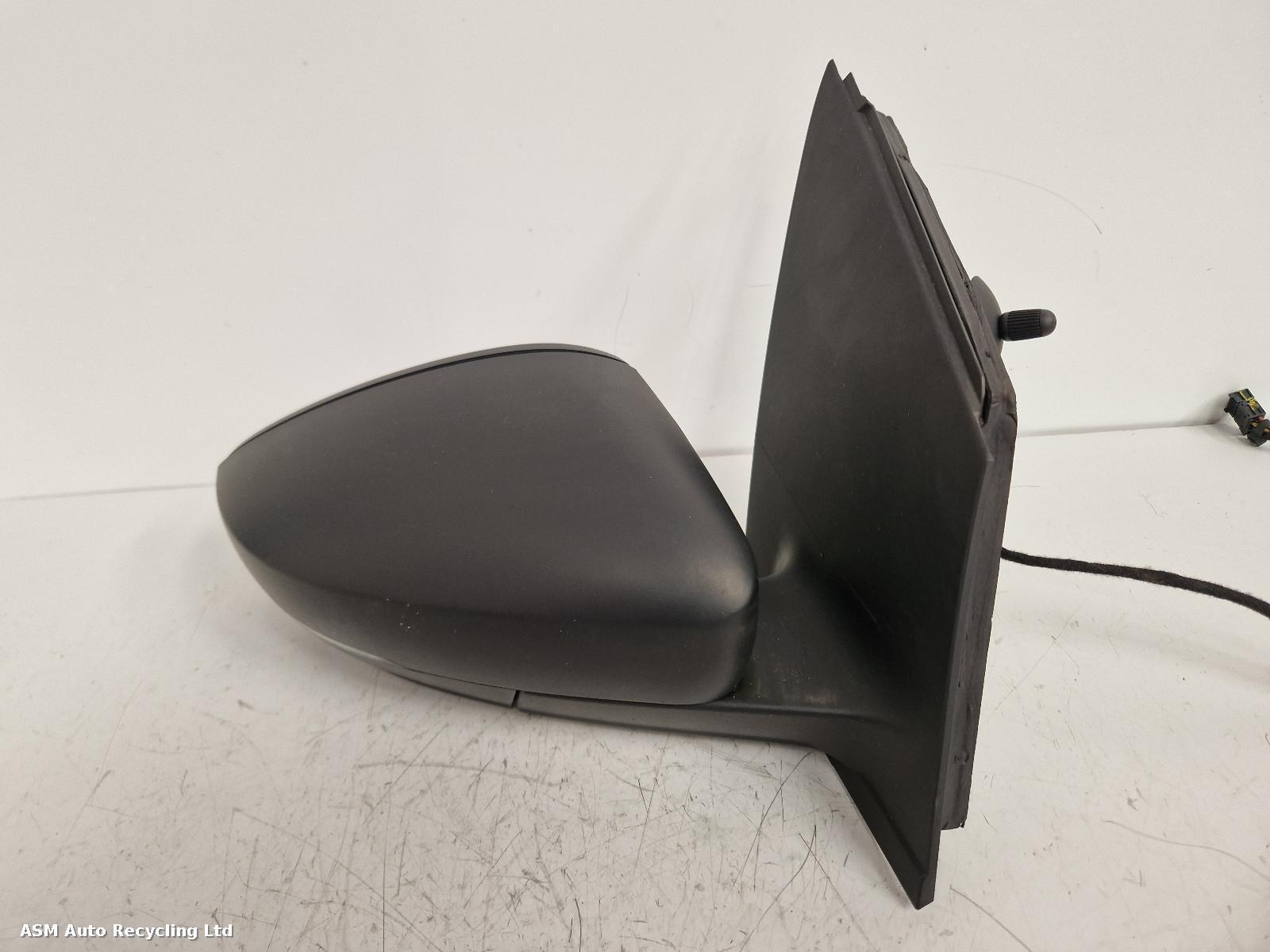 View Auto part R Door Mirror Volkswagen Polo 2010