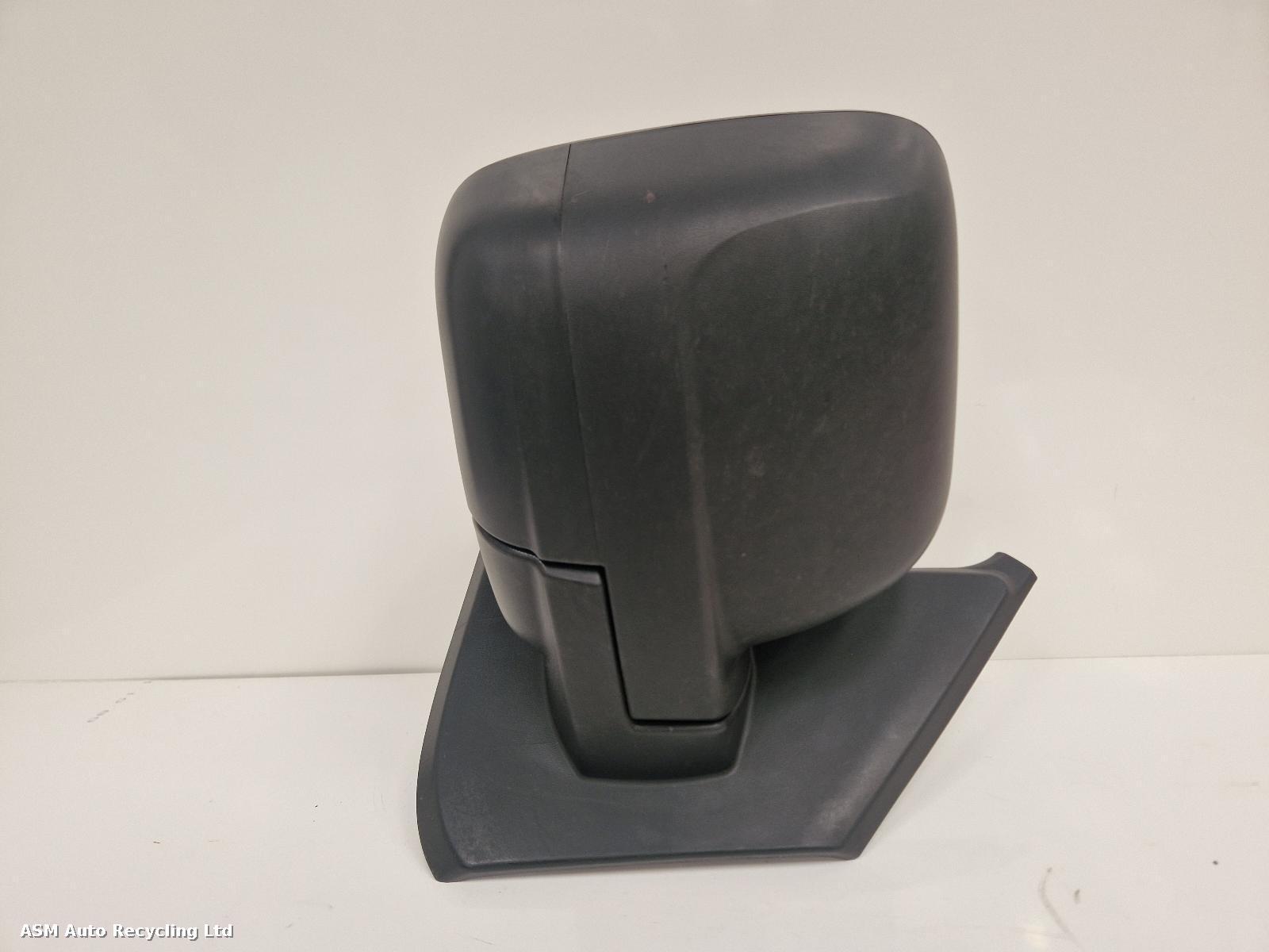 View Auto part R Door Mirror Vauxhall Vivaro 2014