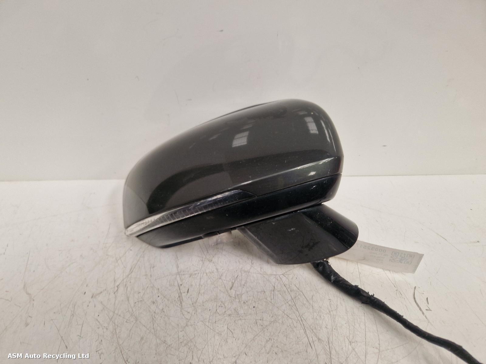 View Auto part R Door Mirror Volvo S90 2021