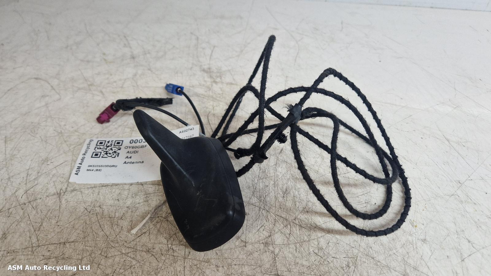 View Auto part Antenna Audi A4 2010