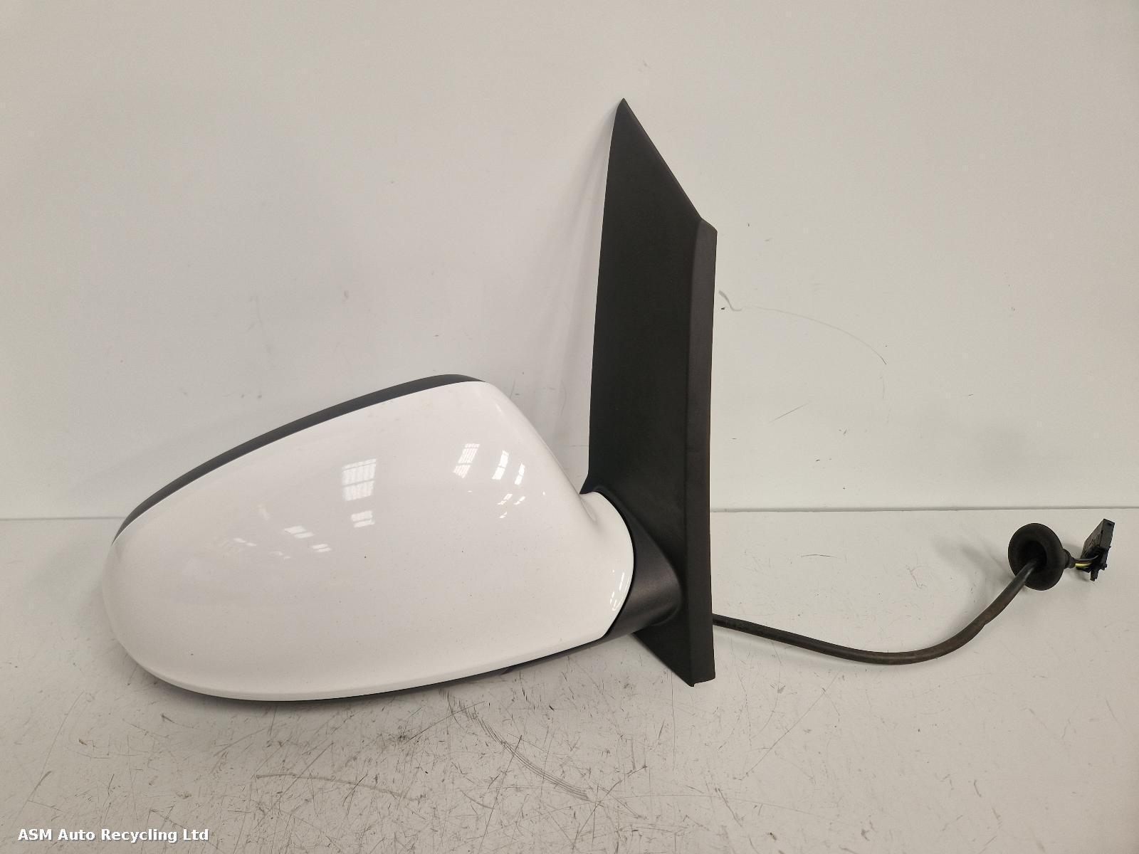 View Auto part R Door Mirror Vauxhall Astra 2013