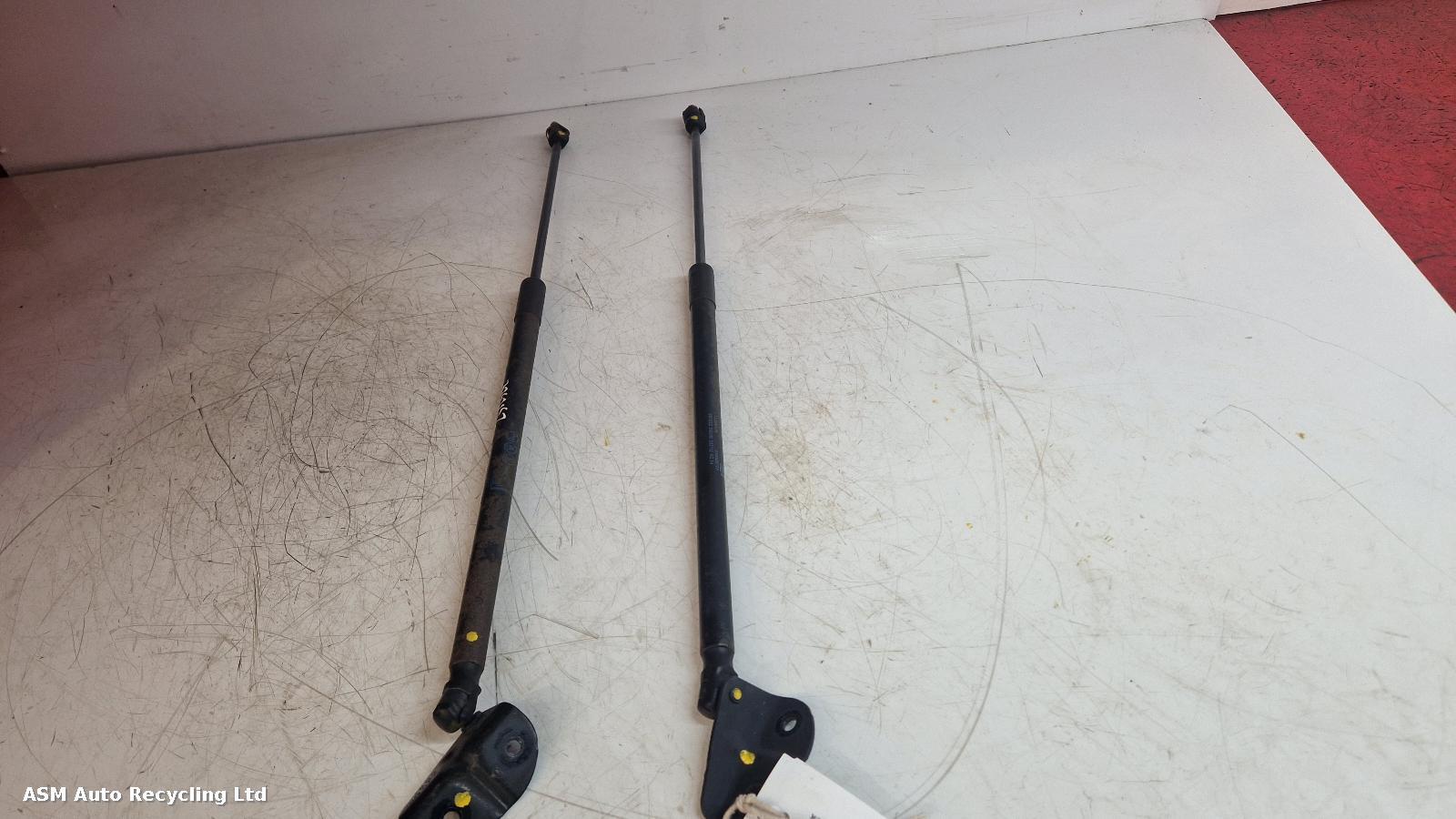 View Auto part Hatch Strut/Shock Vauxhall Astra 2013