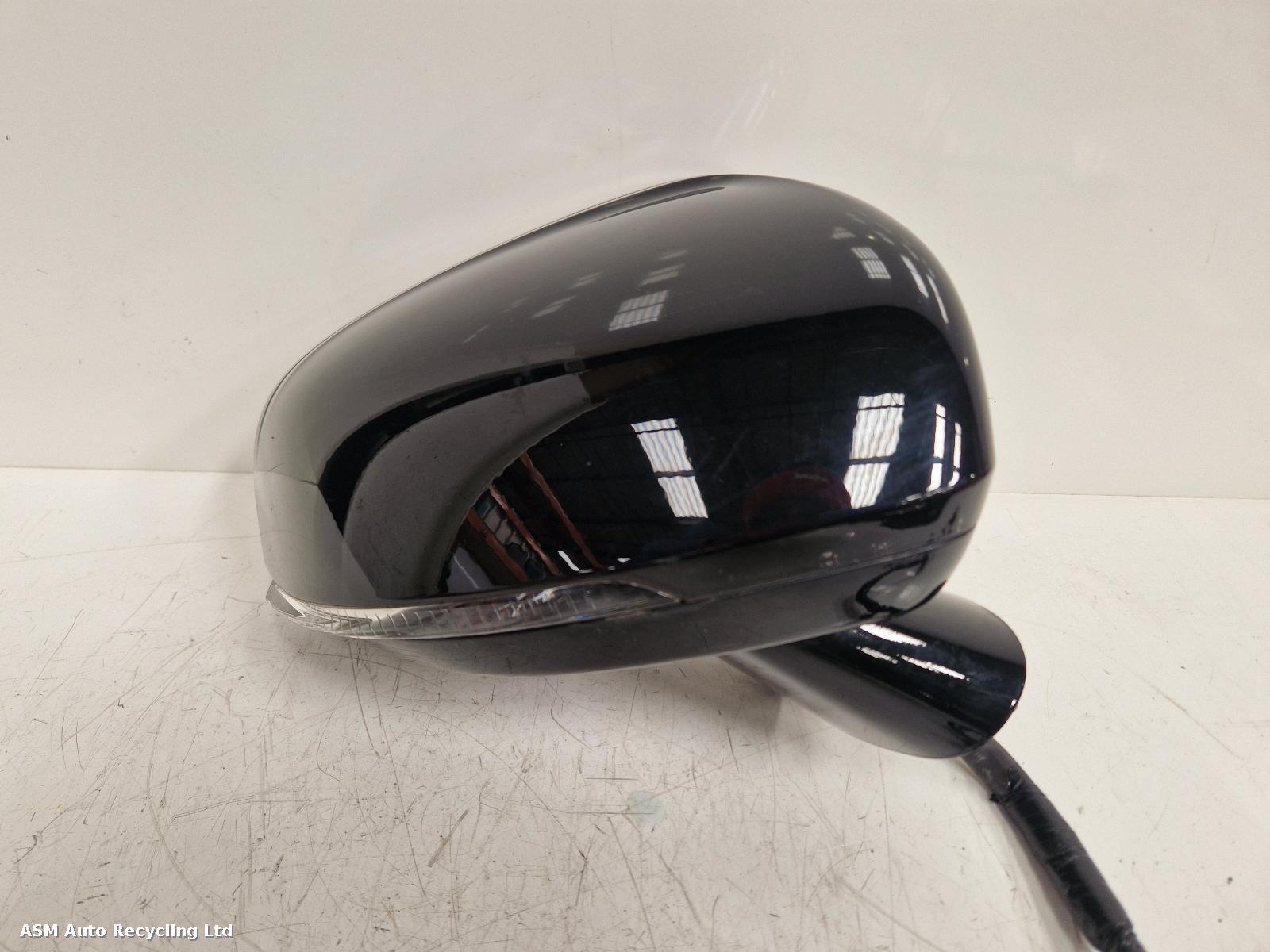 View Auto part R Door Mirror Volvo V90 2024
