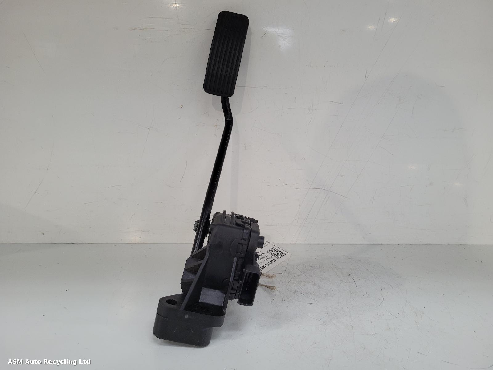 View Auto part Pedal Potentiometer Vauxhall Zafira 2012