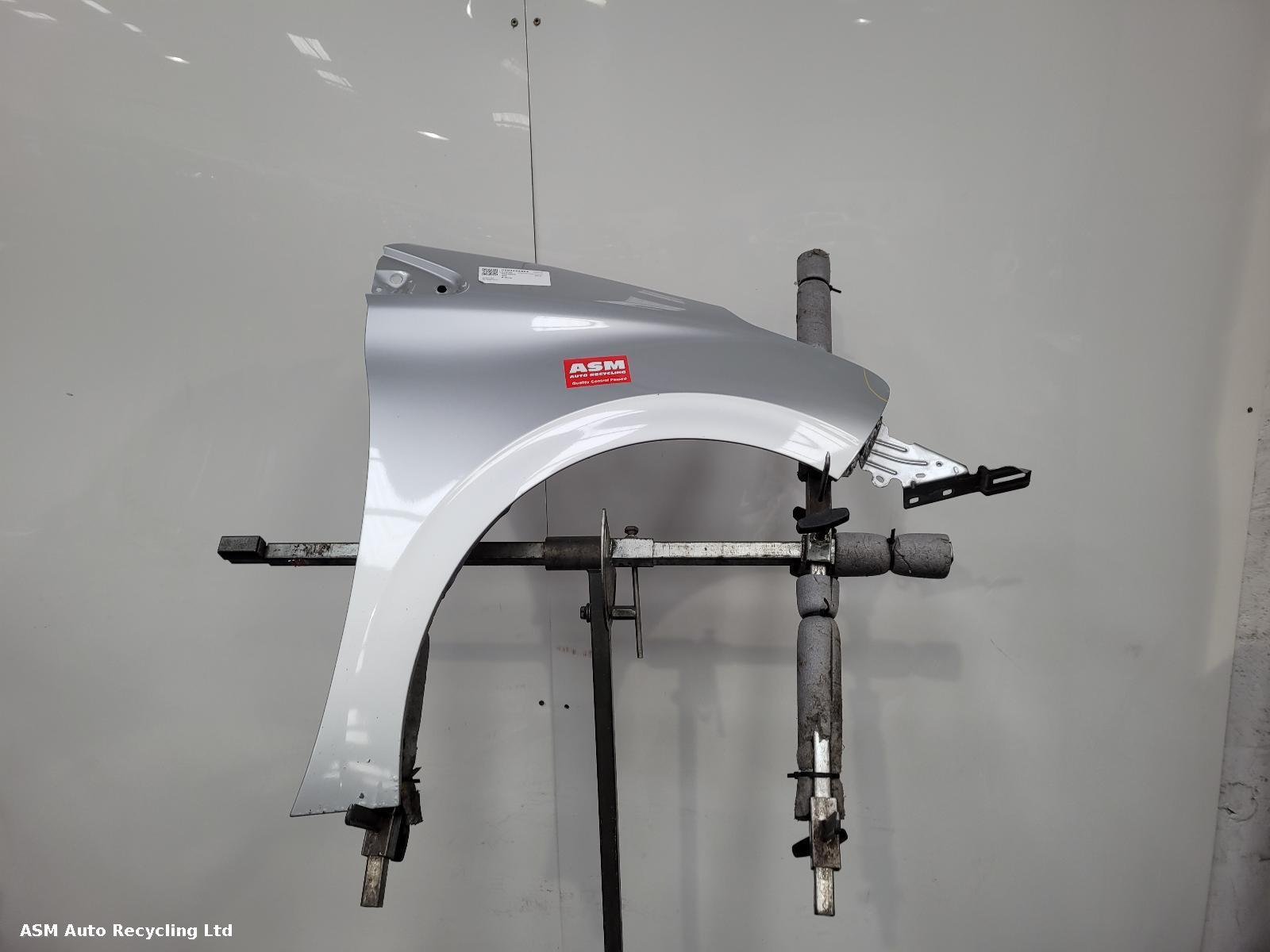 View Auto part R Wing Peugeot 208 2014