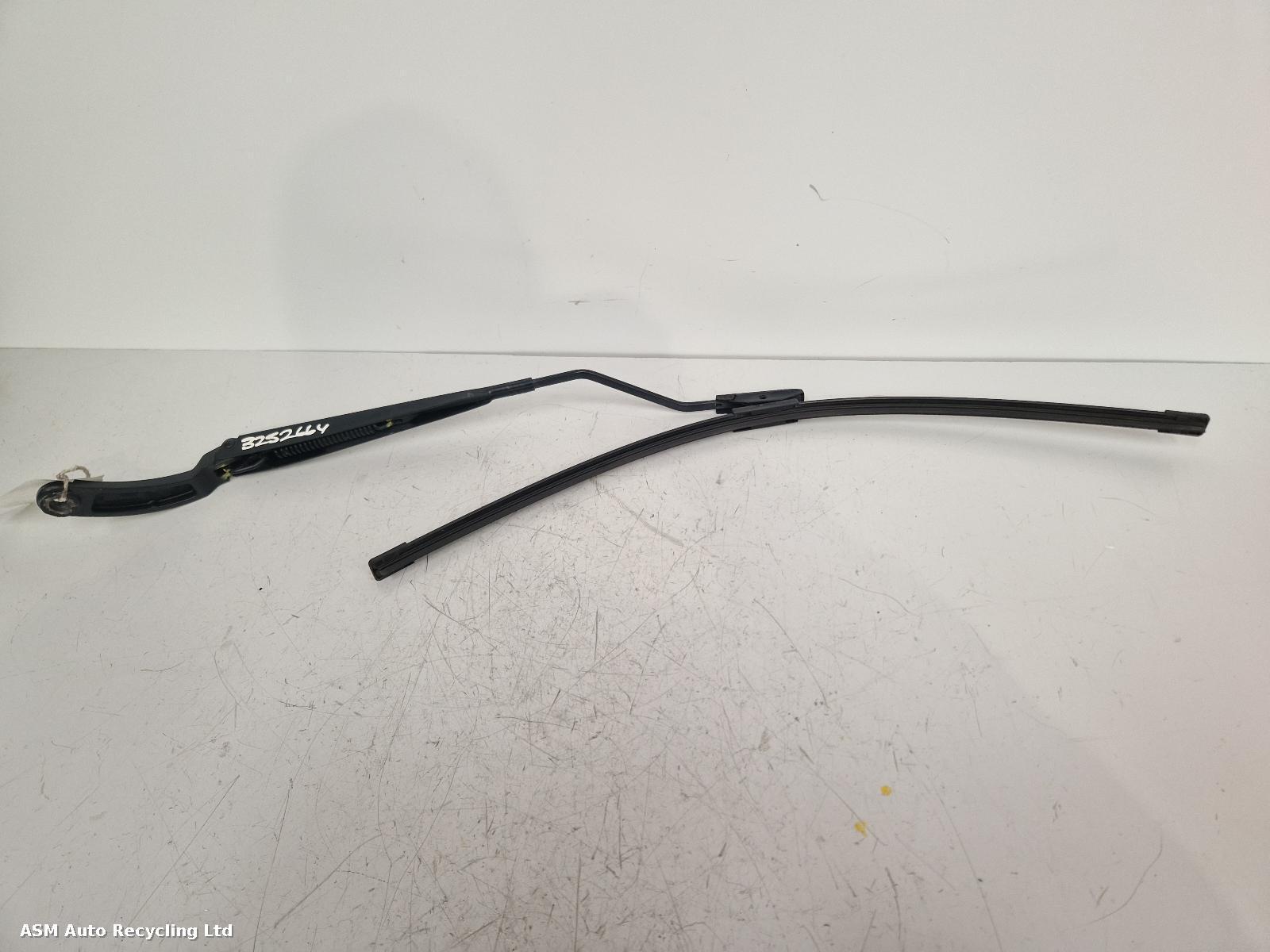 View Auto part Wiper Arm Renault Clio 2014