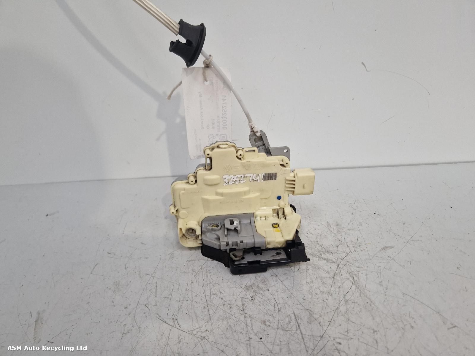 View Auto part Door Lock Assembly Audi Q7 2007