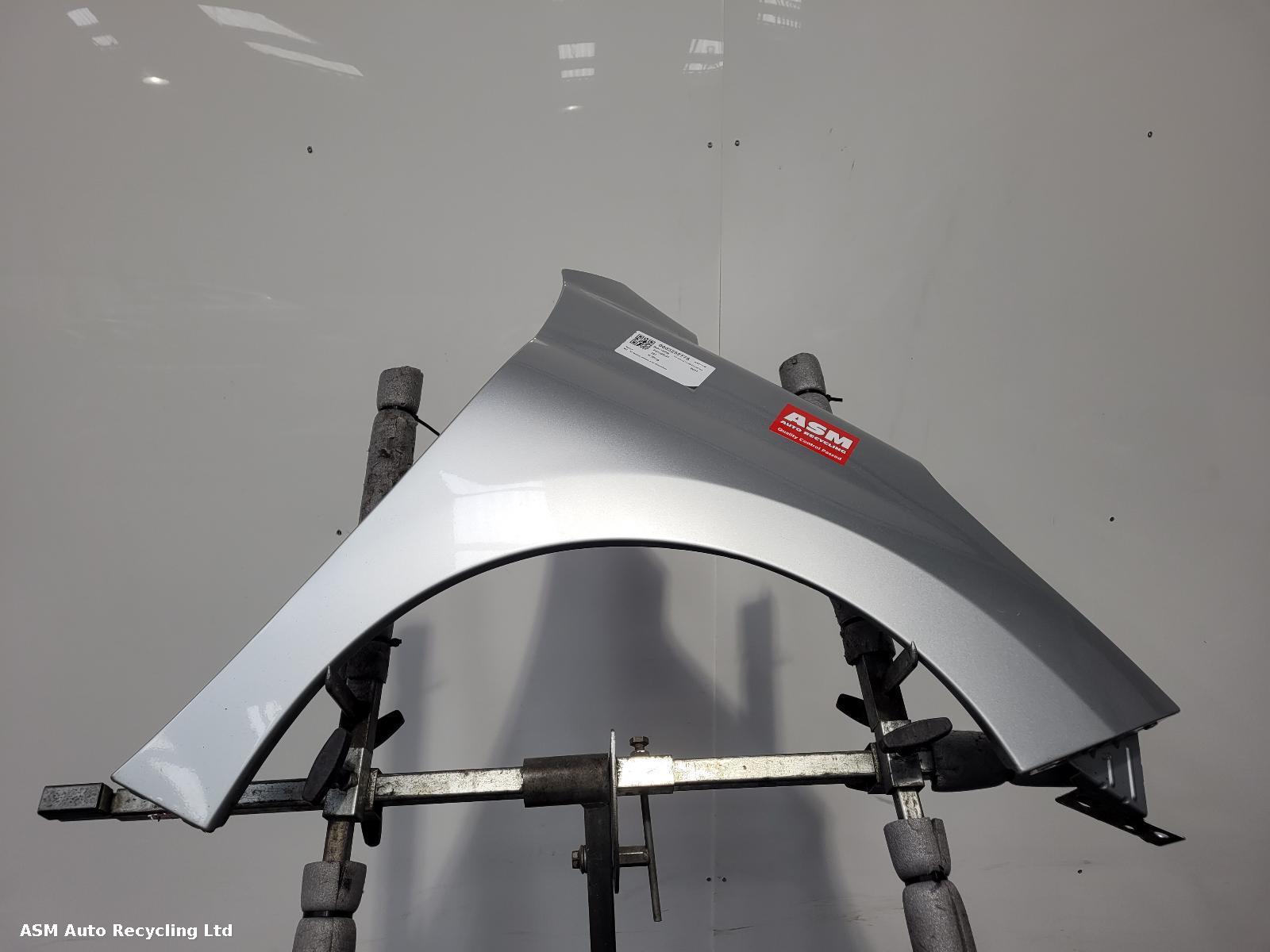 View Auto part R Wing Peugeot 207 2011