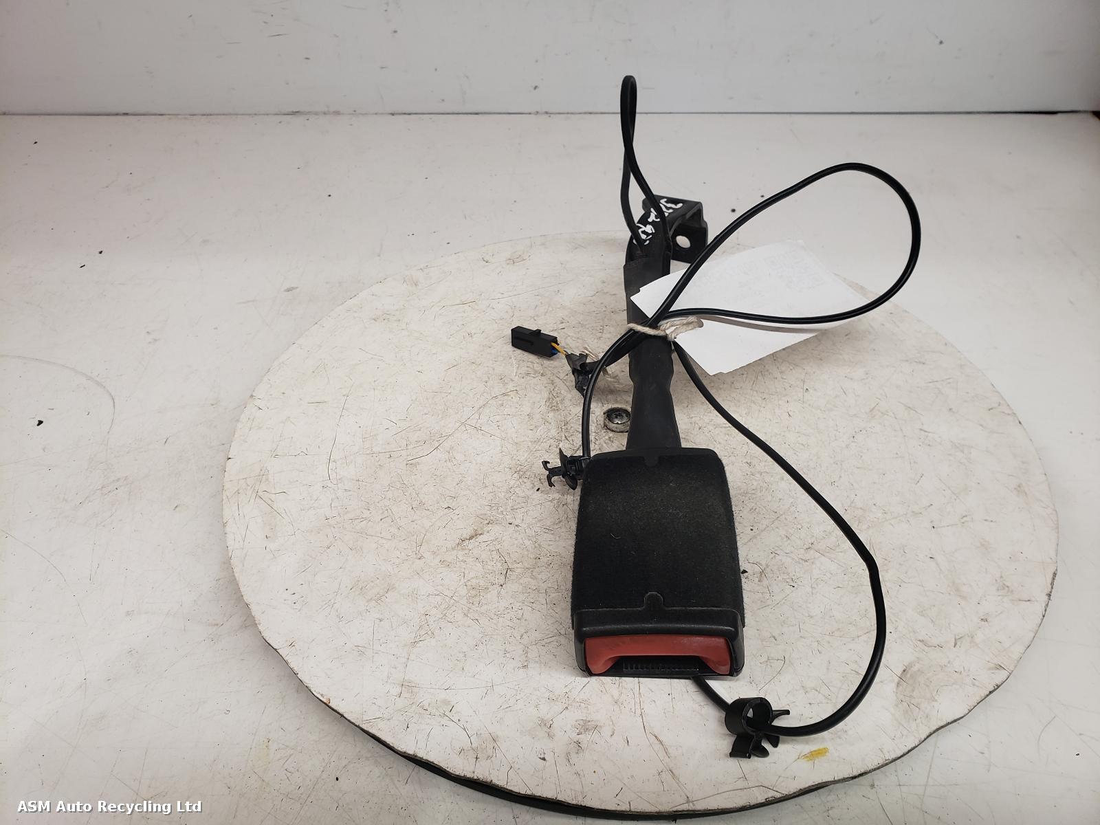 View Auto part Seat Belt Volkswagen Scirocco 2011