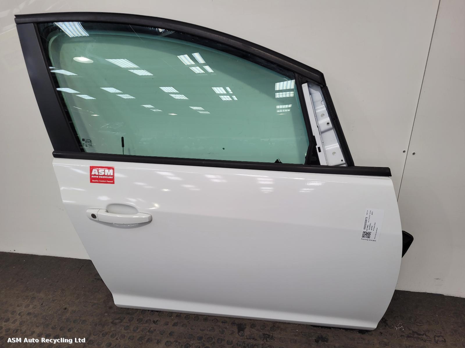 View Auto part R Front Door Vauxhall Astra 2013