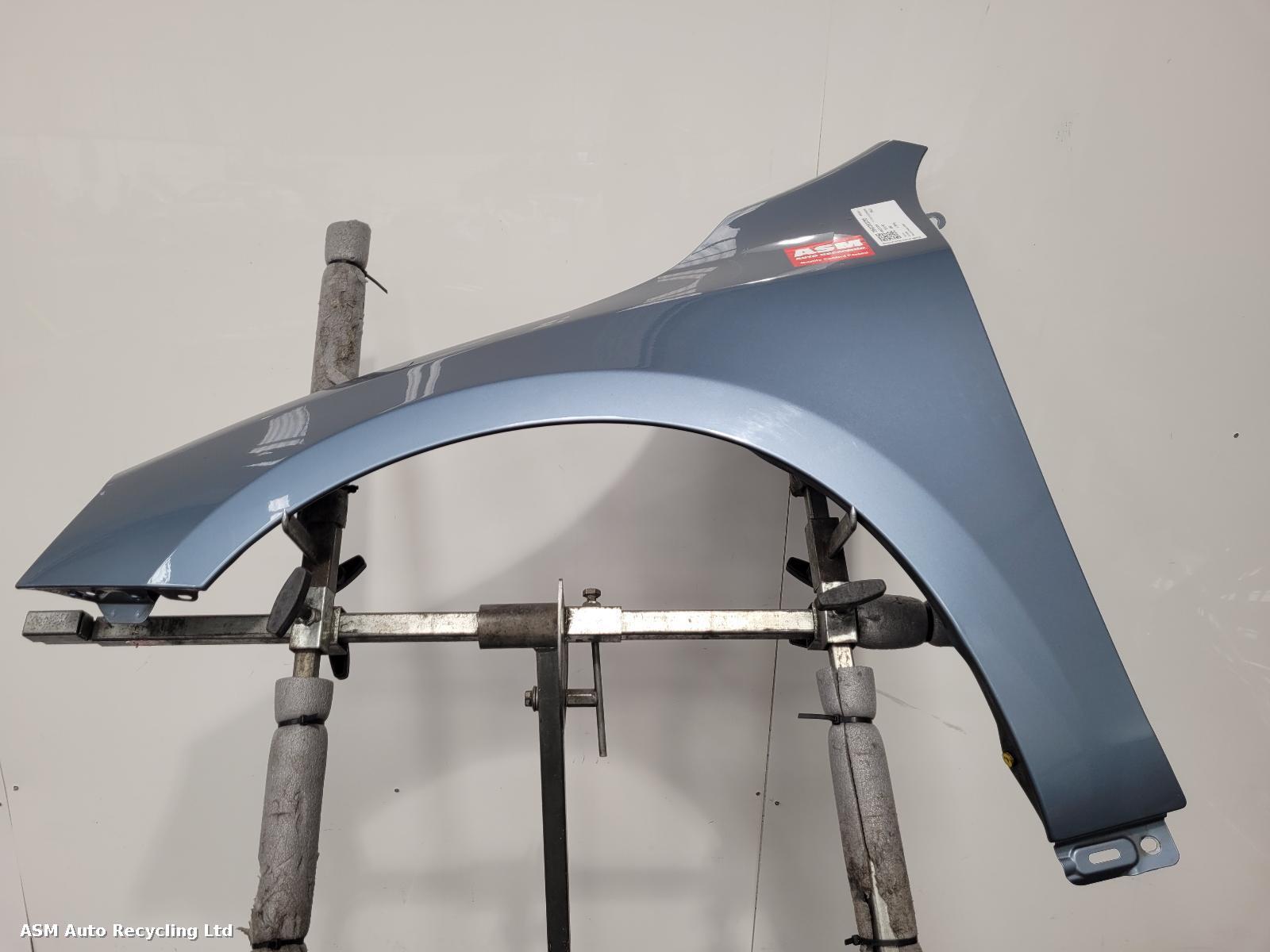View Auto part L Wing Volvo S60 2017