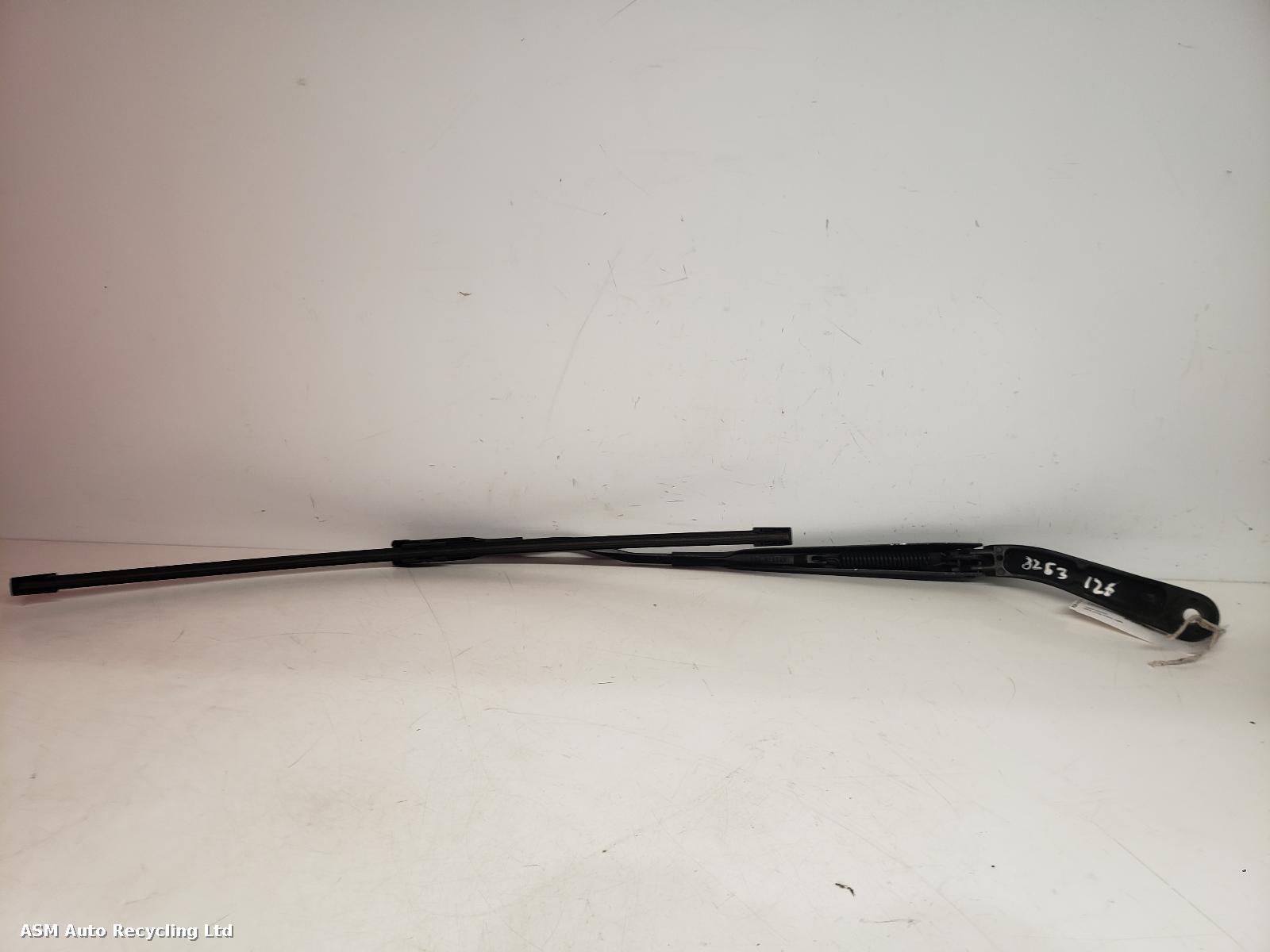 View Auto part Wiper Arm Nissan Qashqai 2012