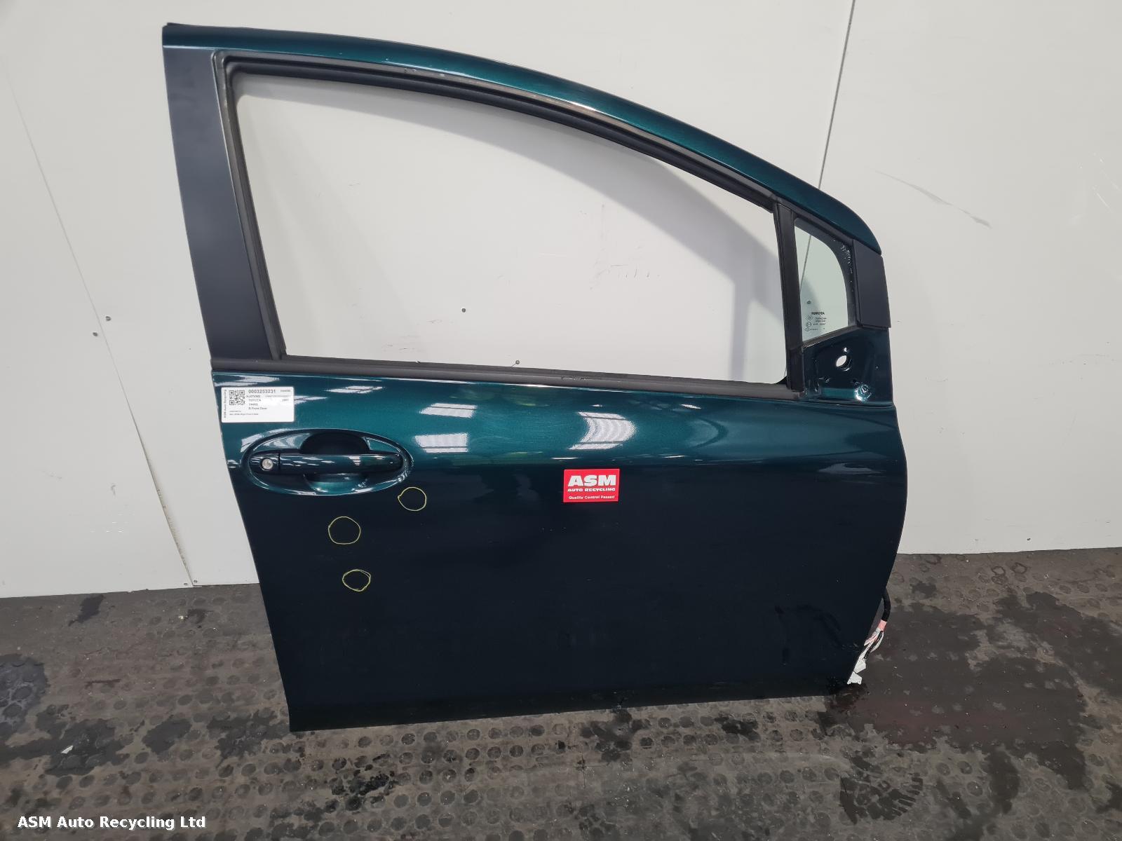 View Auto part R Front Door Toyota Yaris 2007