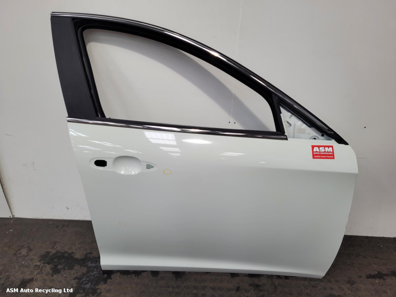 View Auto part R Front Door Alfa Romeo Giulietta 2015