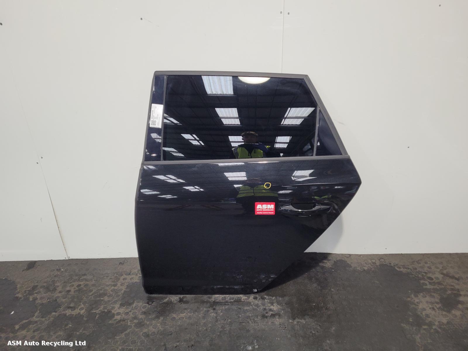 View Auto part L Rear Door Seat Leon 2020
