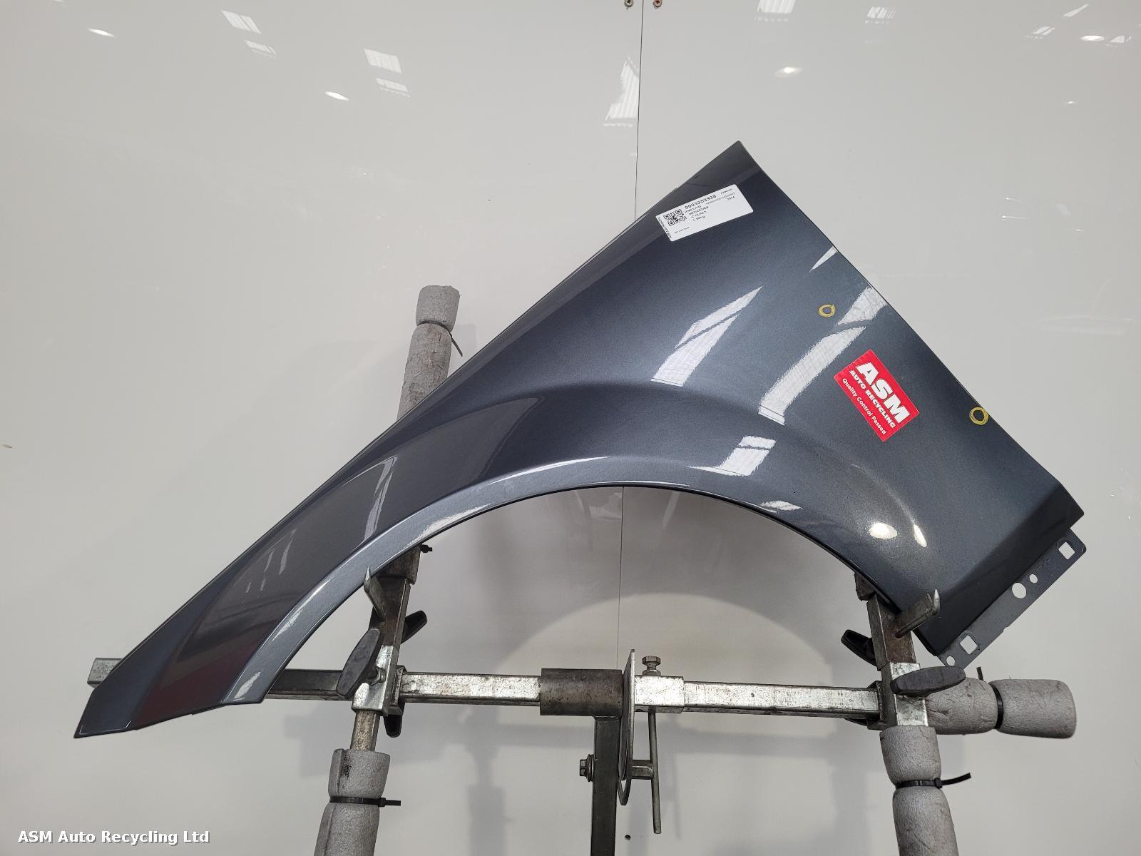 View Auto part L Wing Mercedes C Class 2014