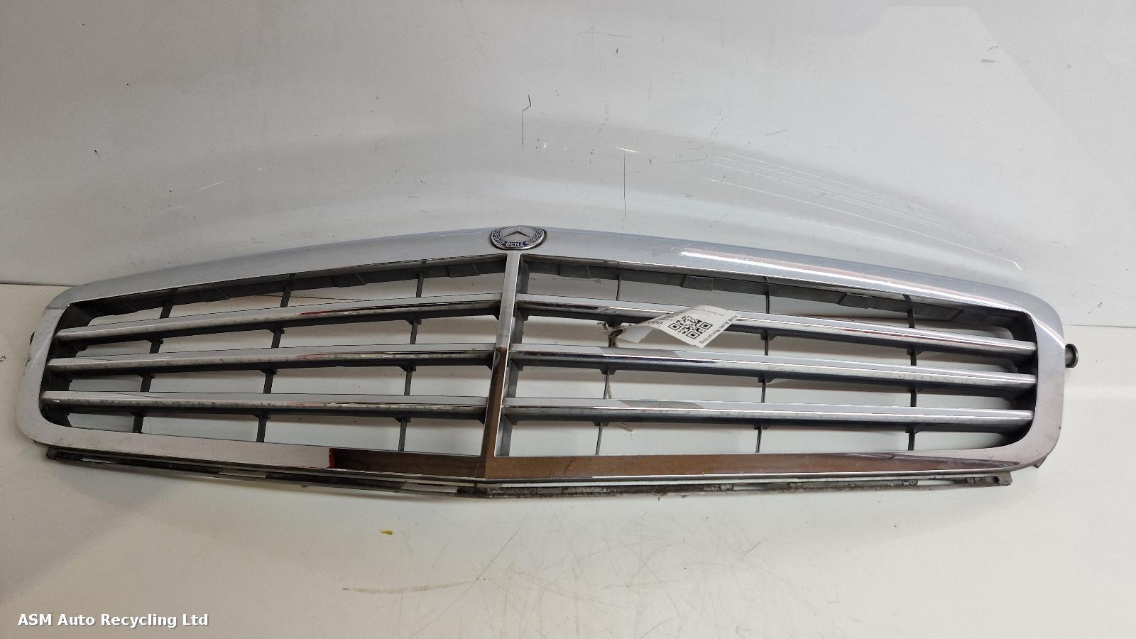 View Auto part Grille Mercedes C Class 2009