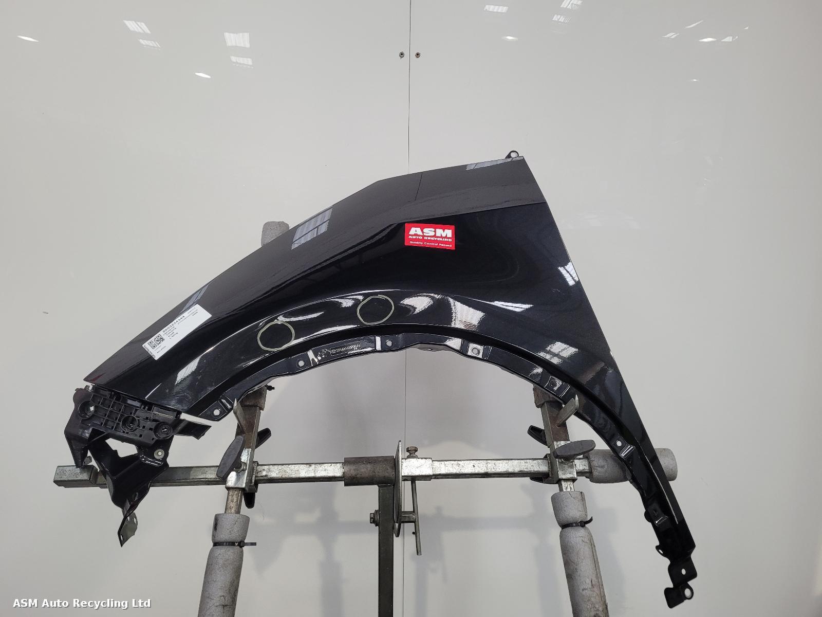 View Auto part L Wing Toyota C-hr 2024