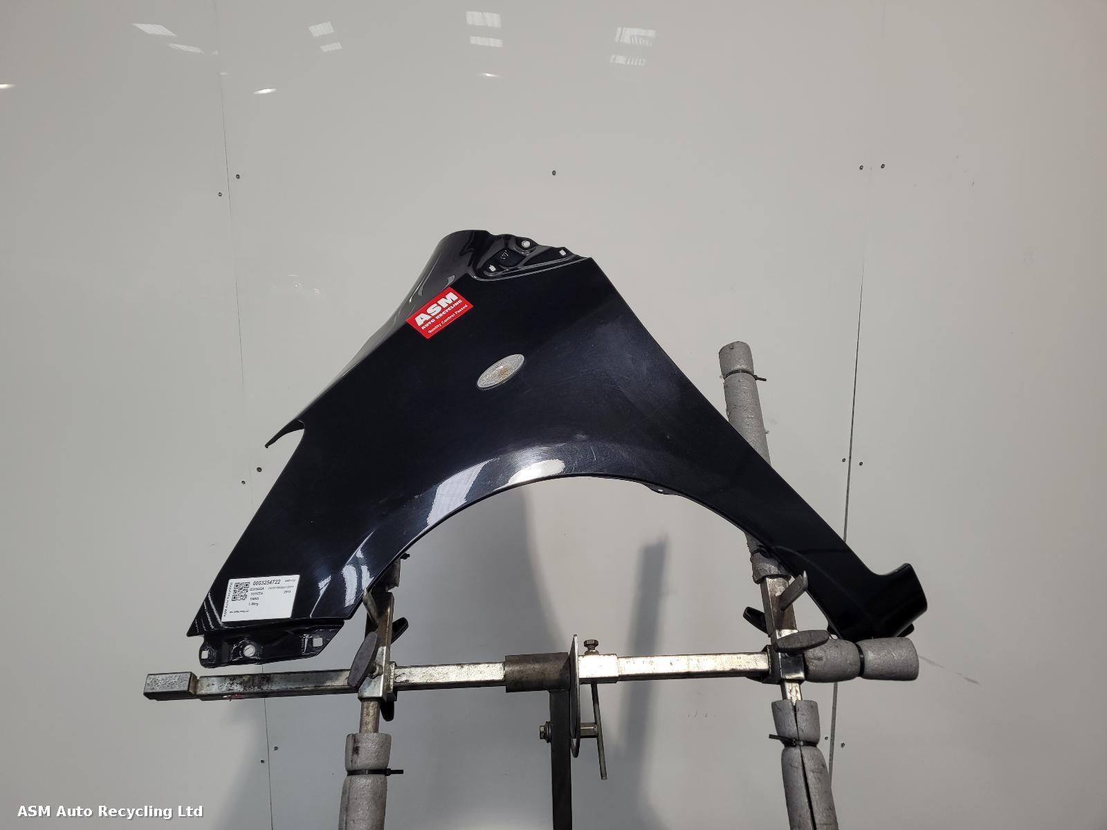 View Auto part L Wing Toyota Yaris 2010