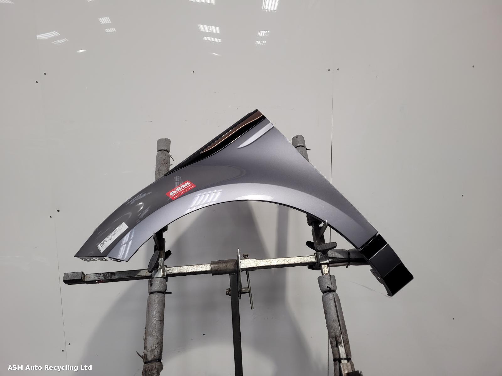 View Auto part L Wing Land Rover Range Rover Evoque 2025