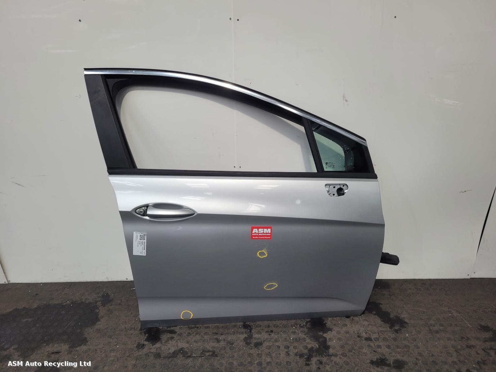 View Auto part R Front Door Vauxhall Astra 2016