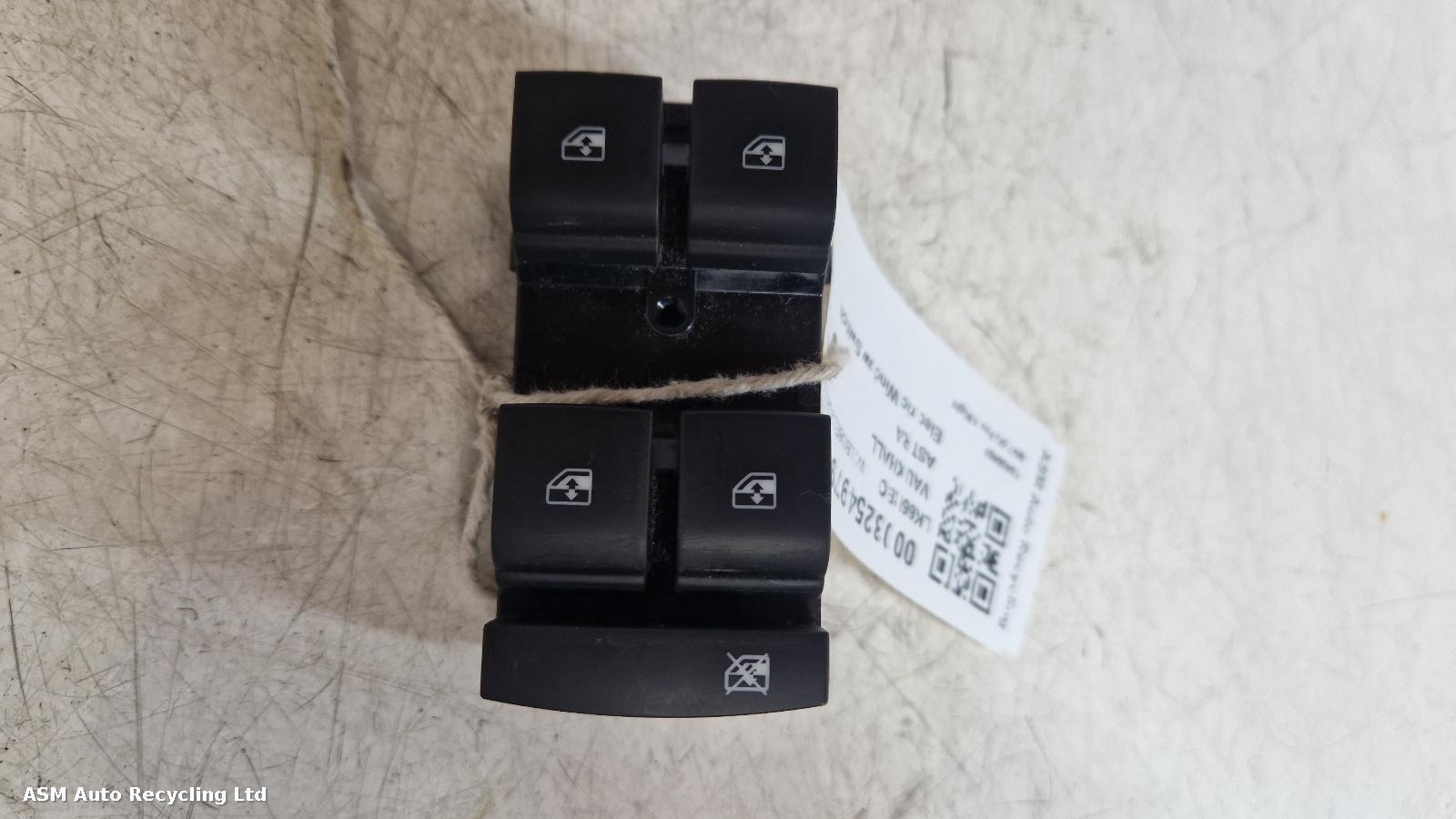 View Auto part Elect. Window Switch Vauxhall Astra 2016