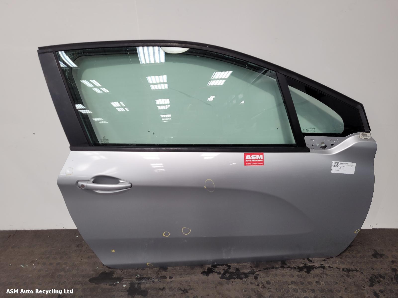 View Auto part R Front Door Peugeot 208 2013