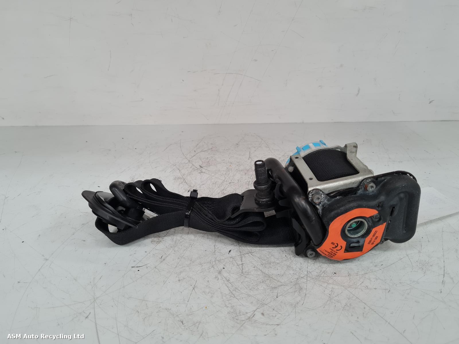 View Auto part Seat Belt Mercedes Gla Class 2017