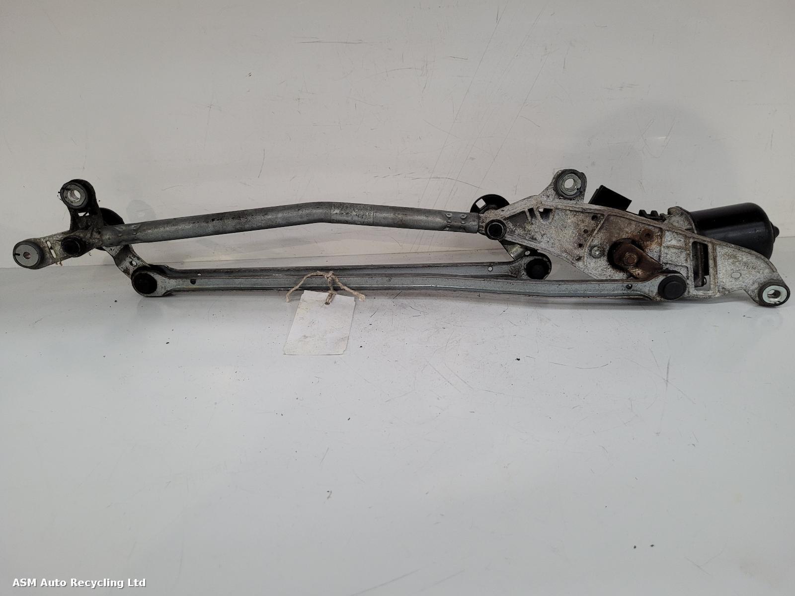 View Auto part Wiper Motor Front Nissan Qashqai 2012