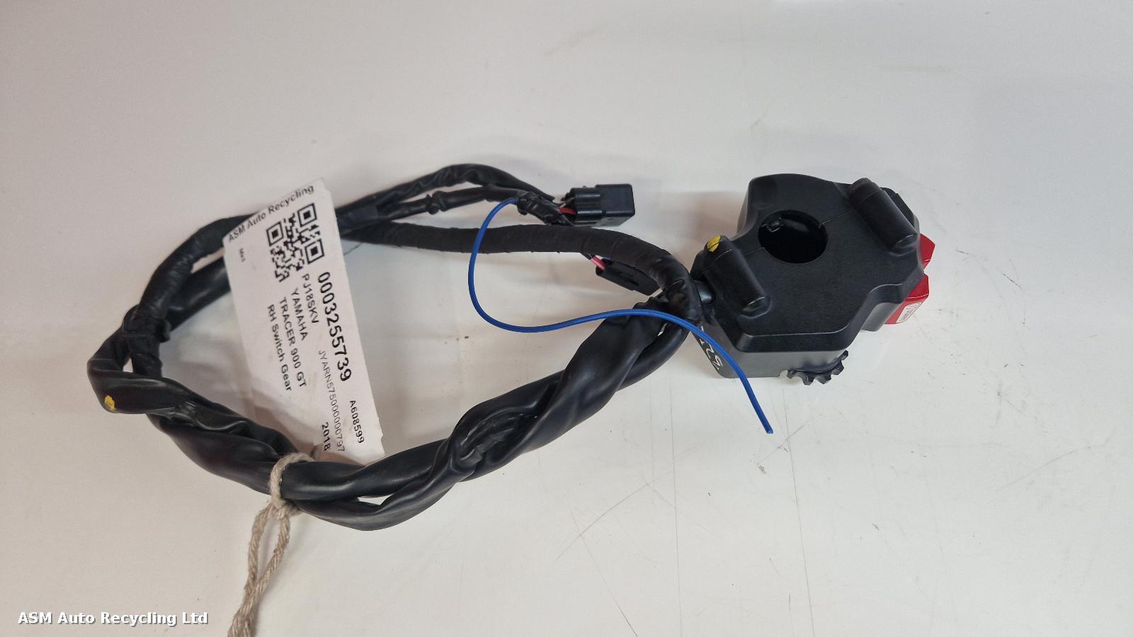 View Auto part RH Switch Gear Yamaha Tracer 900 Gt 2018
