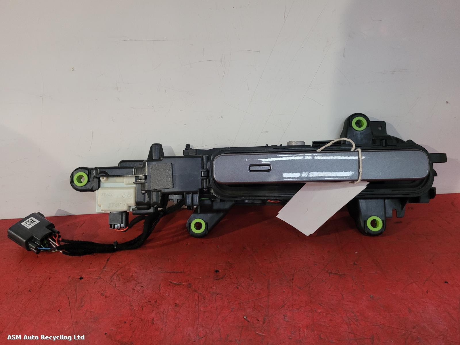 View Auto part Door Handle Land Rover Range Rover Evoque 2025