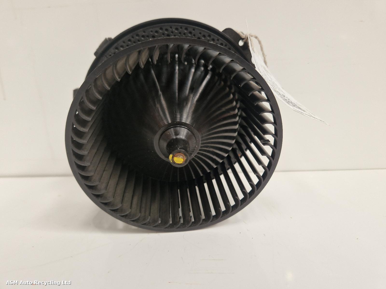 View Auto part Heater Motor/Assembly Vauxhall Astra 2017