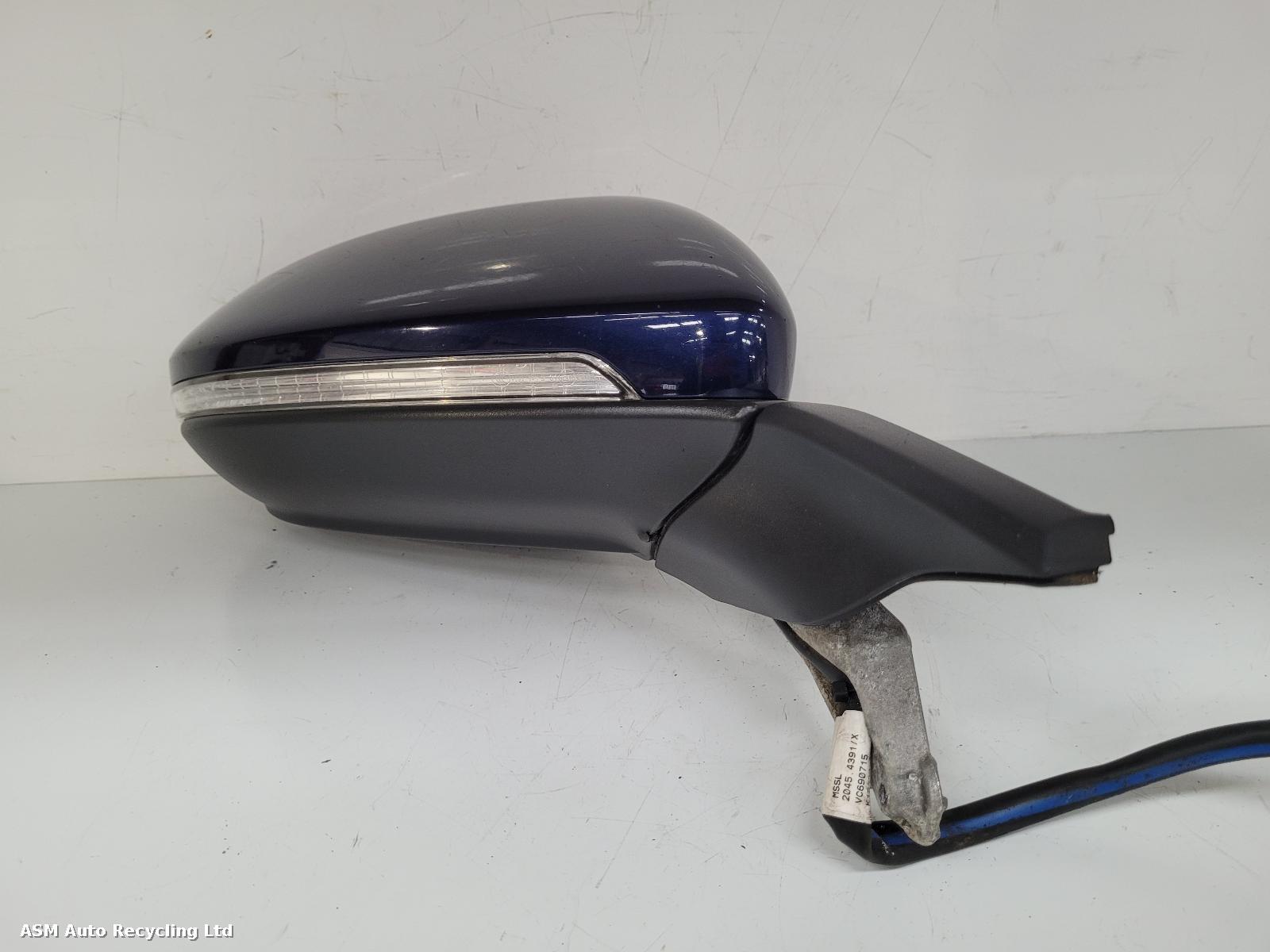 View Auto part R Door Mirror Volkswagen Golf 2018