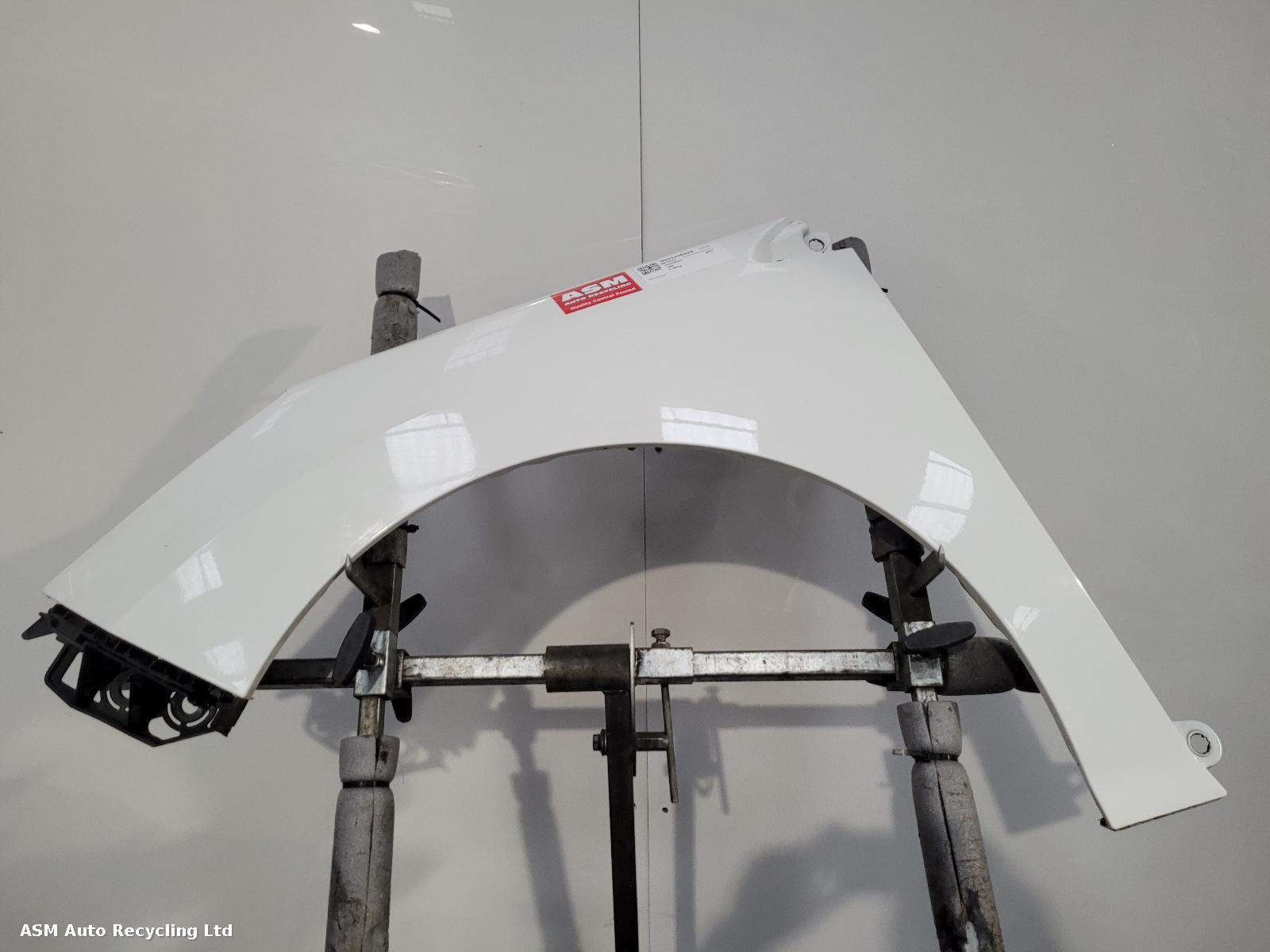 View Auto part L Wing Peugeot 308 2010