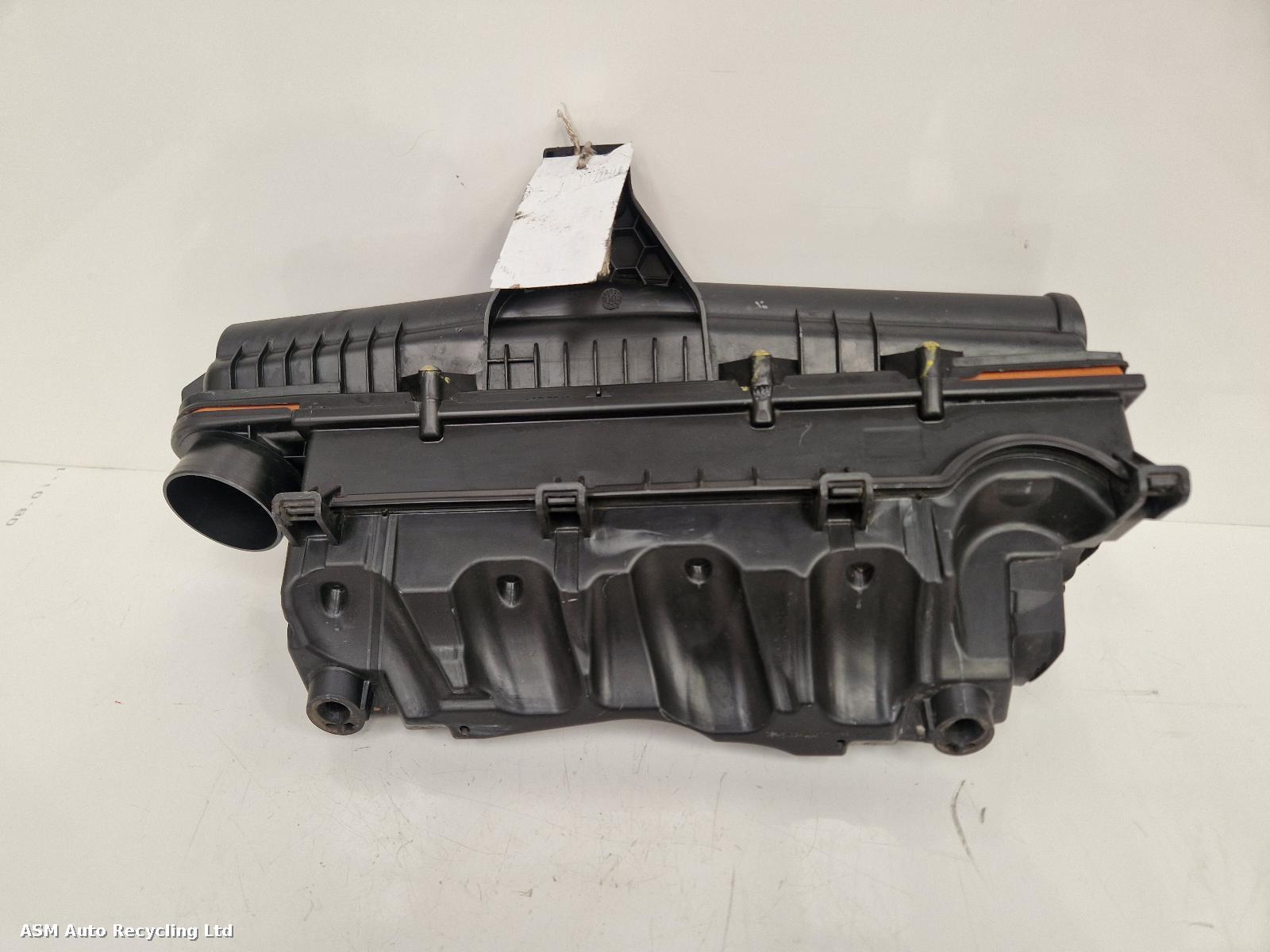 View Auto part Air Cleaner/Box Peugeot 308 2010