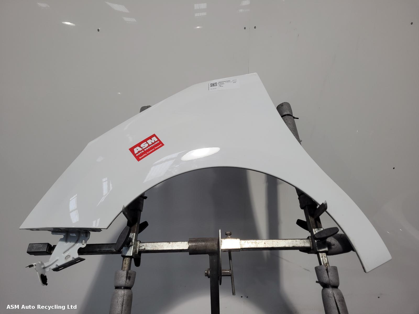 View Auto part L Wing Citroen Ds3 2015