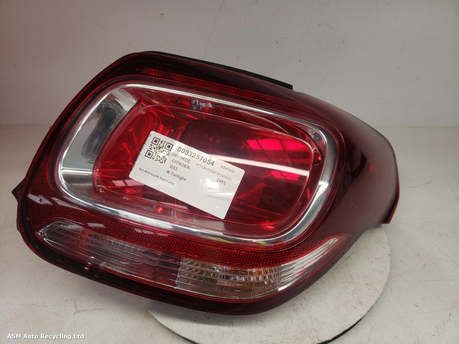 View Auto part R Taillight Citroen Ds3 2015
