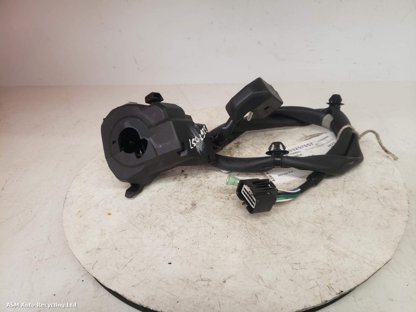 View Auto part LH Switch Gear Honda Adv 350 A-s 2025