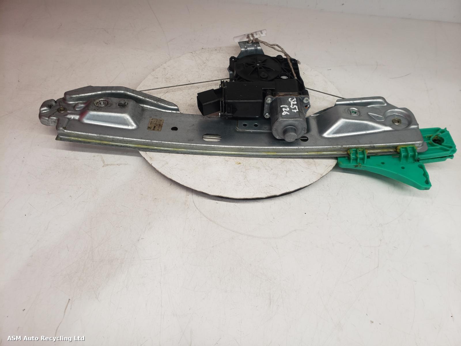 View Auto part RR Window Regulator Vauxhall Astra 2014